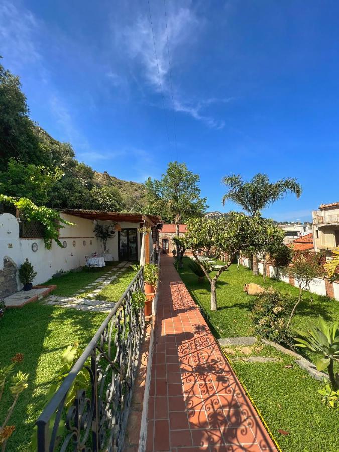 B&B Villa Vittoria Giardini Naxos Exterior foto