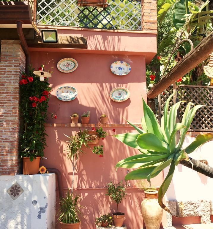 B&B Villa Vittoria Giardini Naxos Exterior foto